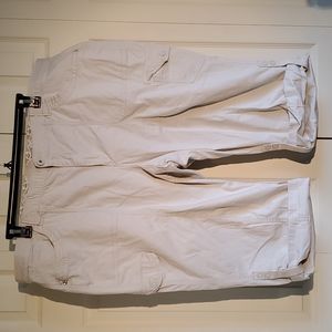 Gloria Vanderbilt Cargo Capri - Size 24